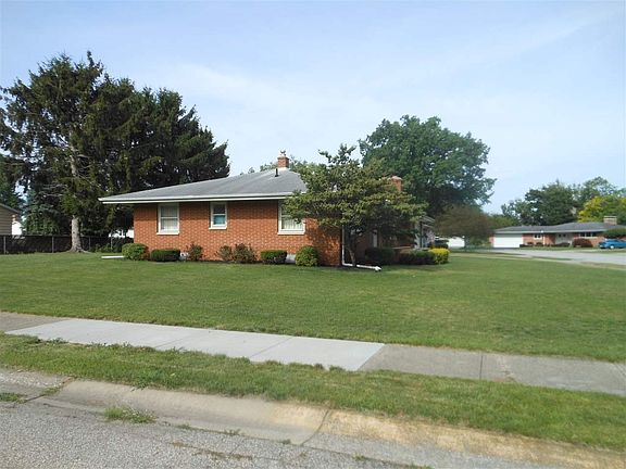 3rd image of 320 Manor Dr