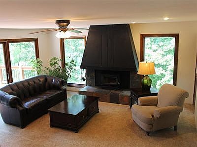 3rd image of 6 Pembroke Dr