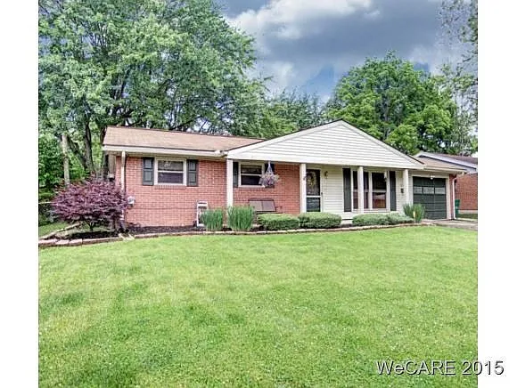 905 Crestwood Dr photo 1