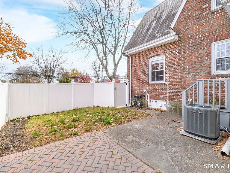 58 Post Rd — Photo 17