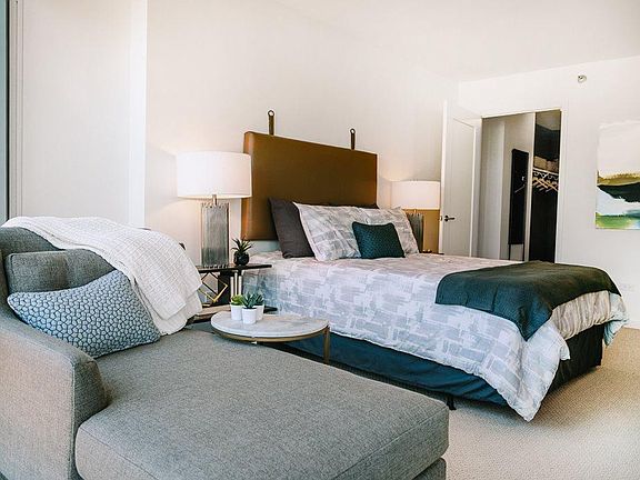 5th image of 300 W Hubbard St #1005