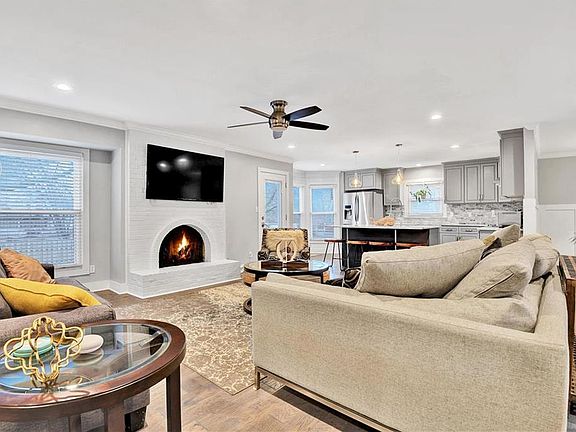 4th image of 9217 Grandview Dr