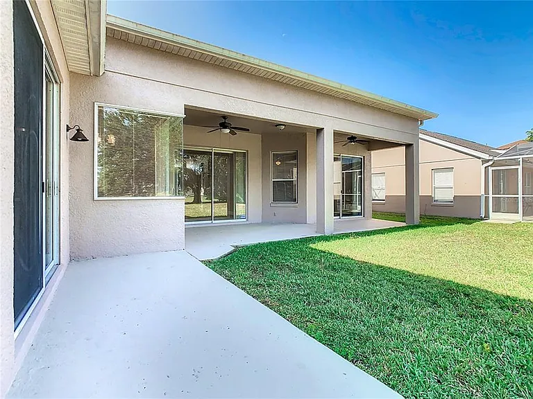 4925 Brightmour Cir — Photo 52