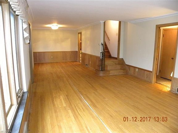 4th image of 2154 Valley View Dr
