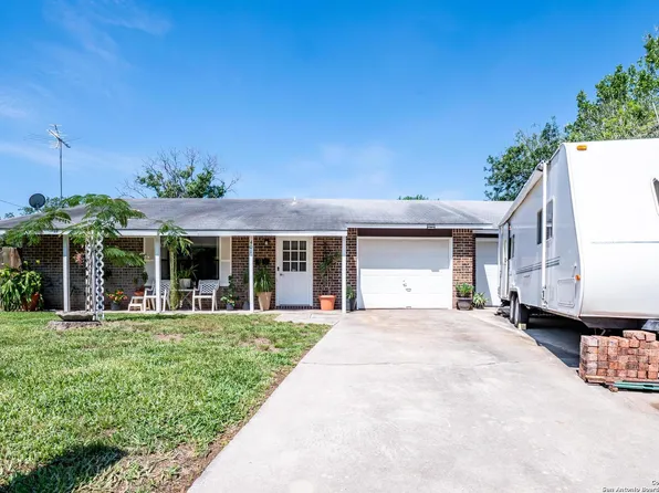 401 GEORGIA ANN DR, Pleasanton, TX 78064