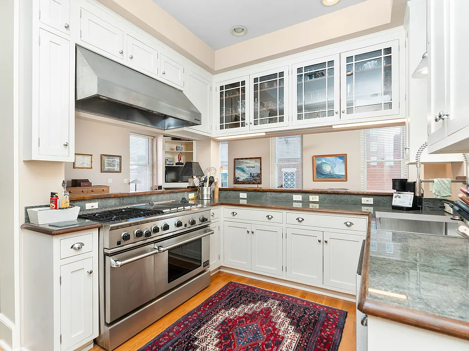 19 E Johnson St #4
