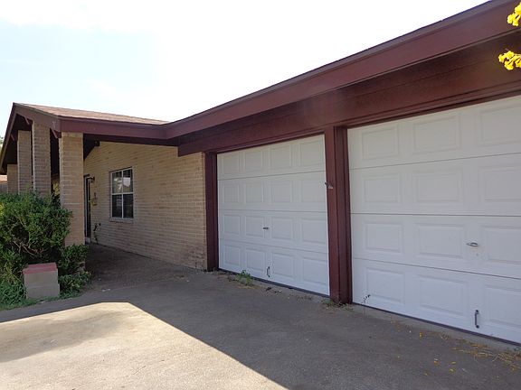 2nd image of 707 W Fern Ave