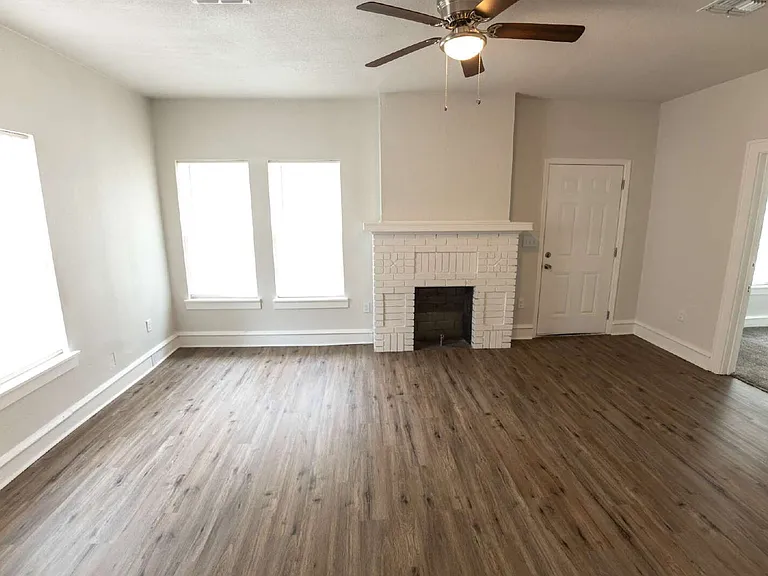 1525 Proctor Ave — Photo 6