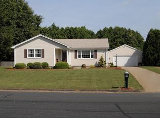 93 White Fox Rd, Feeding Hills, MA 01030