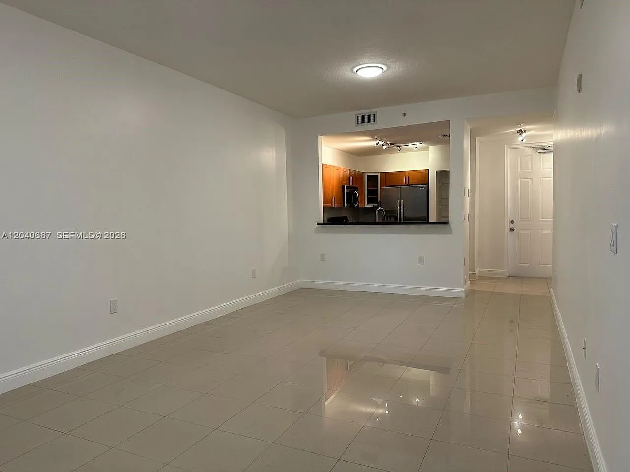 Milana Condo — Photo 3