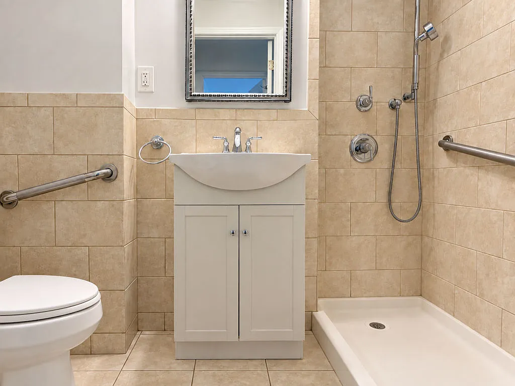 Apartment for Rent — Photo 4