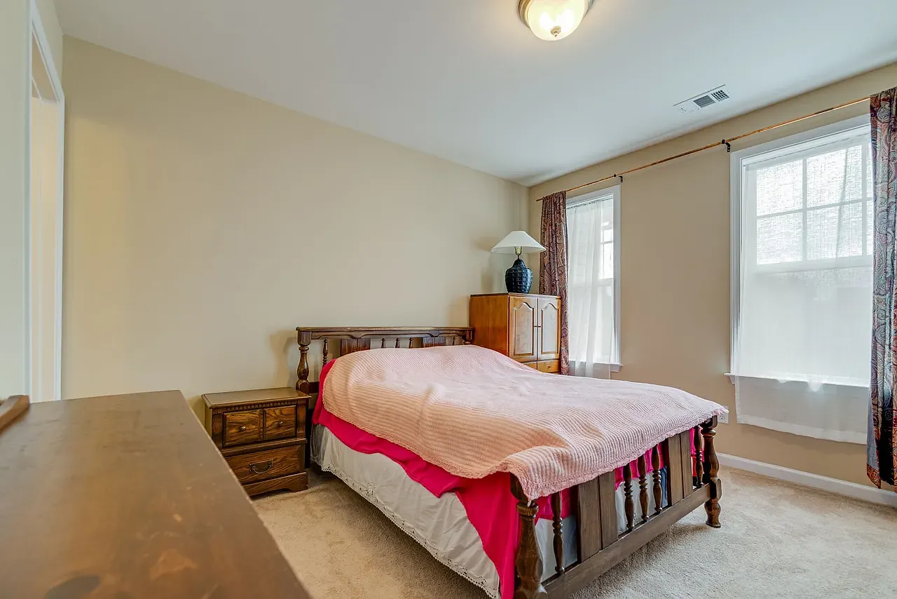 2 bed, 1216 sqft, $2,550 — Photo 4