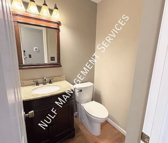 106 Bruton Dr — Photo 5