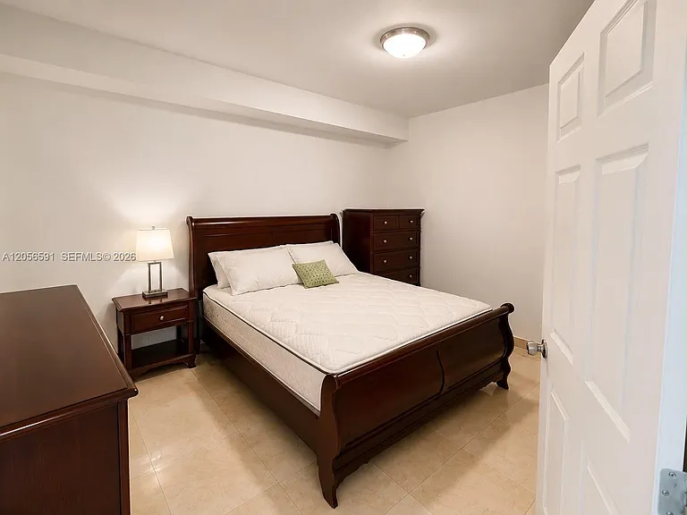 7918 Harbor Island Dr #310 — Photo 8