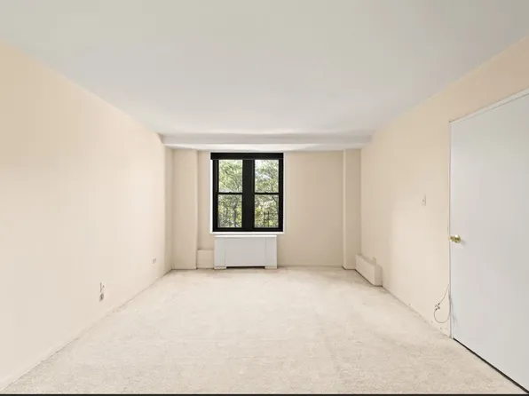 18-75 Corporal Kennedy Street image 16 of 27