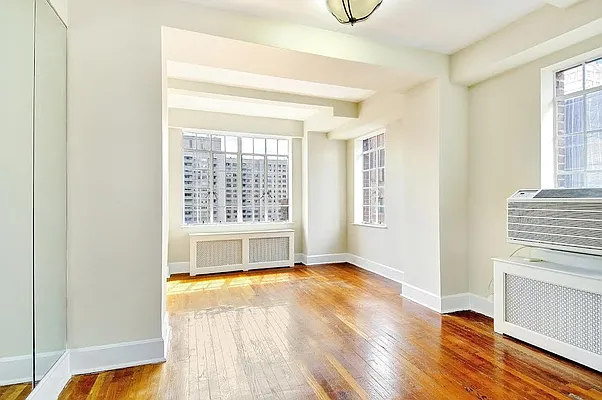 Rented by City Connections Realty | media 2