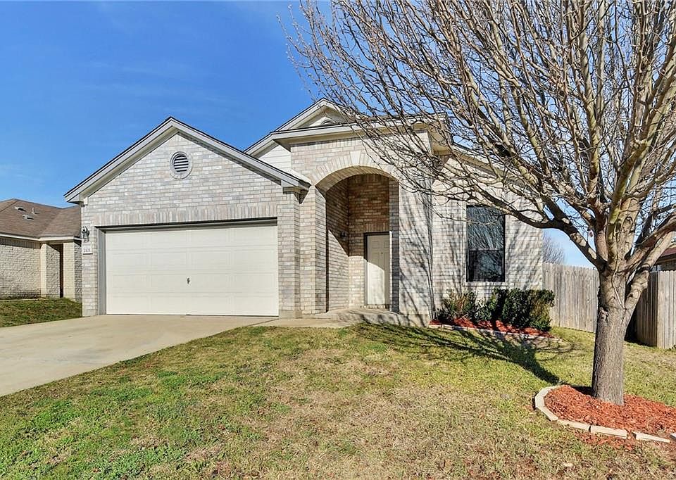 1st image of 2105 Woodway Dr