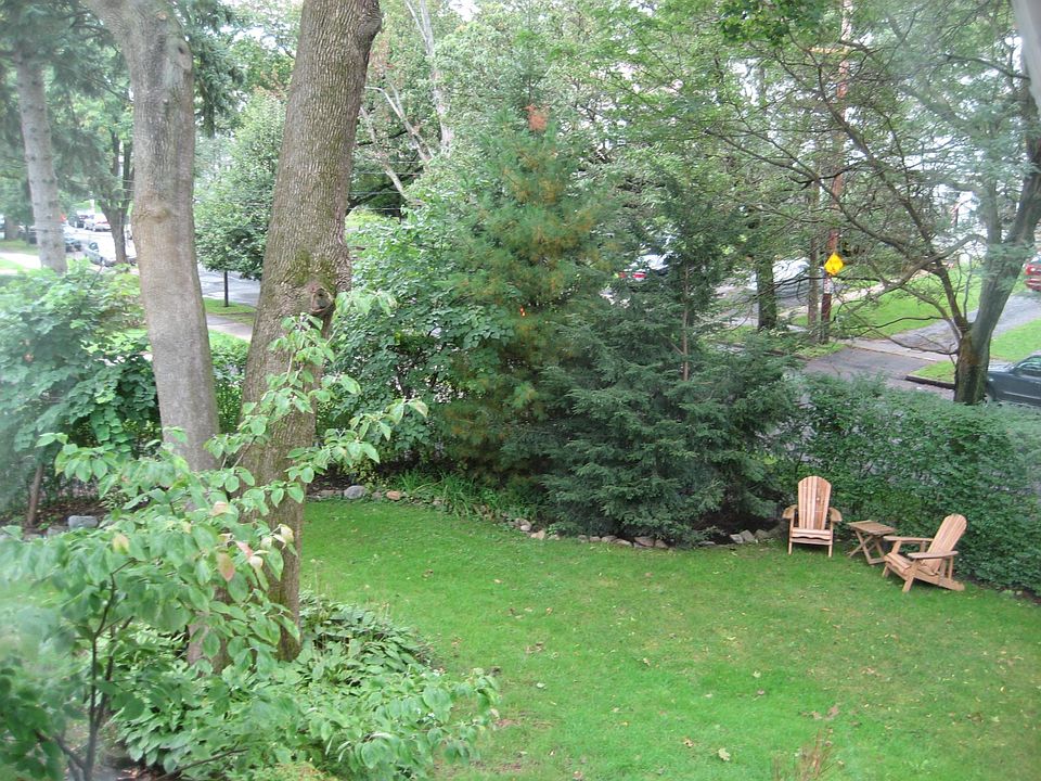 2nd image of 89 N Pine Ave #Downstairs