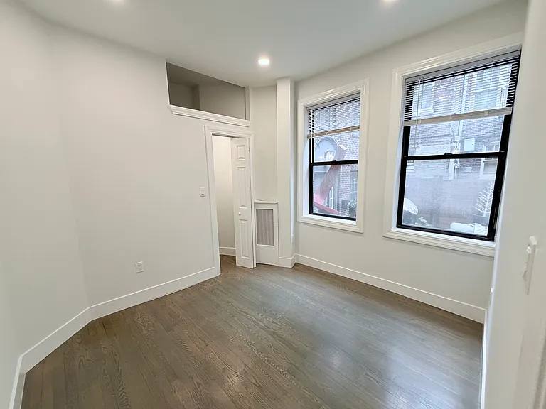 24 Phillips St #12 — Photo 5