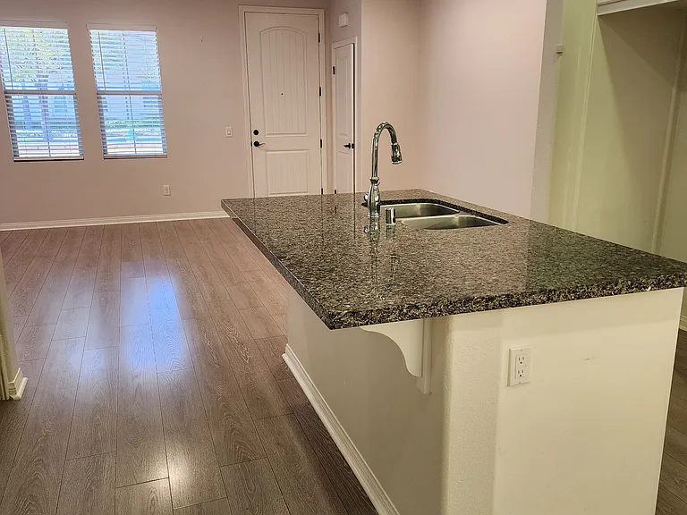 3544 La Mancha Dr — Photo 4
