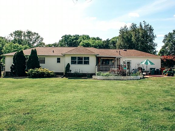 2nd image of 67 Lake Ln