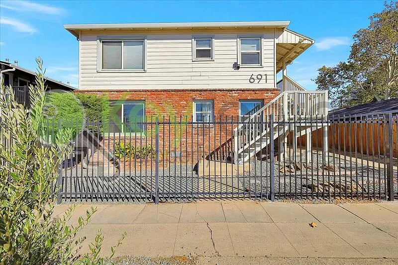 691 El Camino Ave #6