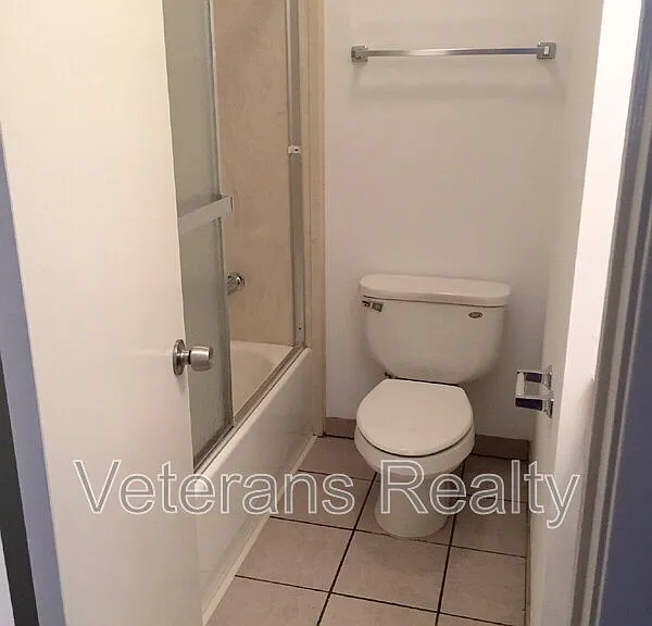 867 Vee St — Photo 6