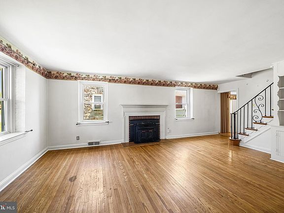 3rd image of 649 Andrew Rd