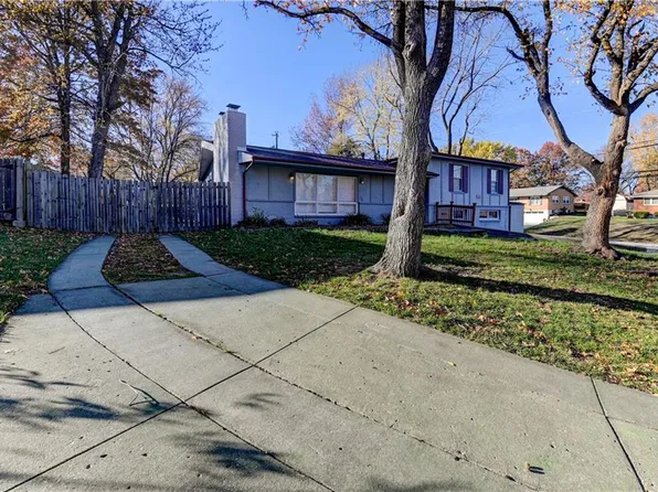 7530 N Wayne Ave, Gladstone, MO 64118