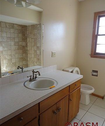 5th image of 317 Maywood Ave