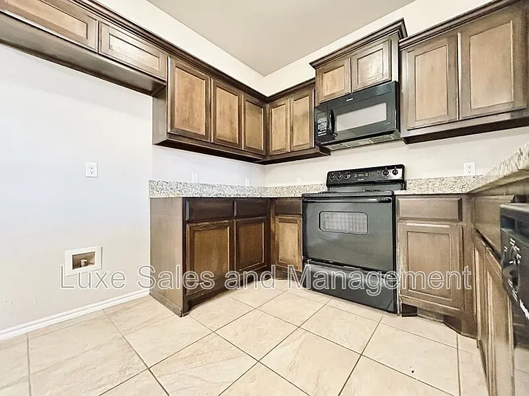 1328 Garden Gate Dr #A — Photo 6