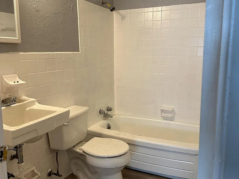 1921 Oxford Cir #2 — Photo 12