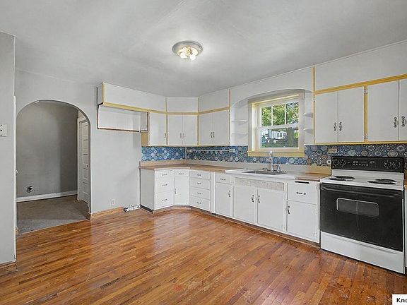 3rd image of 5-7 Columbus Rd