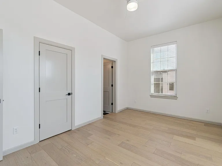 18835 Selah Way — Photo 30
