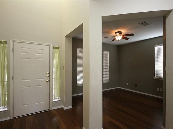 4th image of 717 Leann Ln