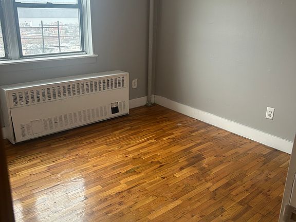 5th image of 107 Van Cortlandt Park Ave APT 5E