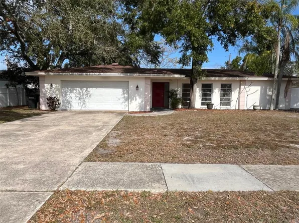 1652 Sunset Point Rd, Clearwater, FL 33755