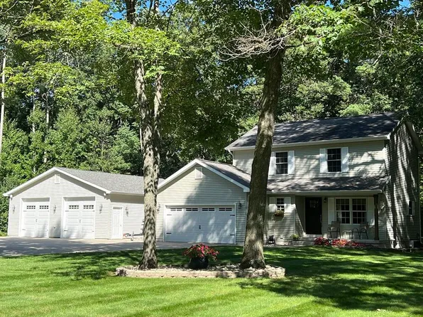 19124 Joslin Cir, Big Rapids, MI 49307