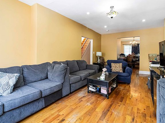 5th image of 806 New Jersey Ave