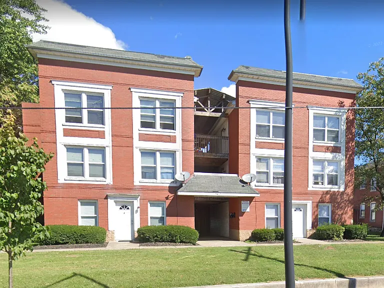 1625 W Jefferson St — Photo 8