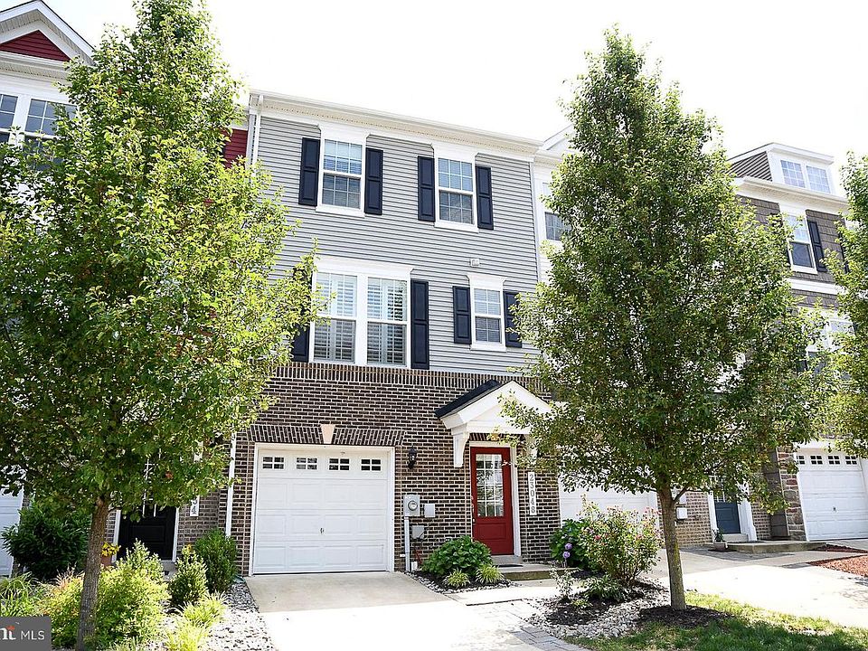 1st image of 23048 Mountain Laurel Ln