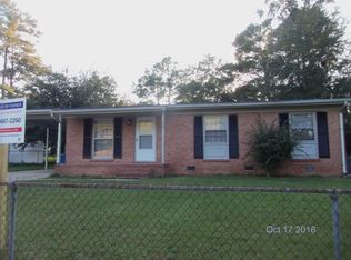 320 Dudley Dr, Fayetteville, NC 28314
