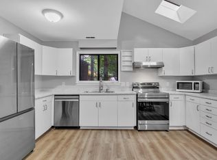 213 Deepwood Rd, Chapel Hill, NC 27514