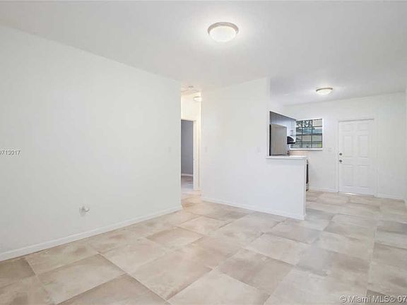 4th image of 440 NE 69th St #2