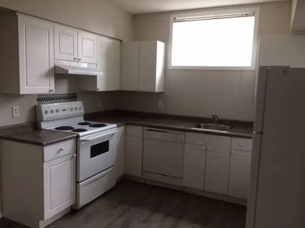 106 McLeod Ave #1A, Spruce Grove, AB T7X 2H8