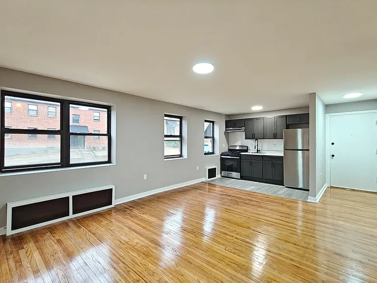 Forest Park Apartments — Photo 4