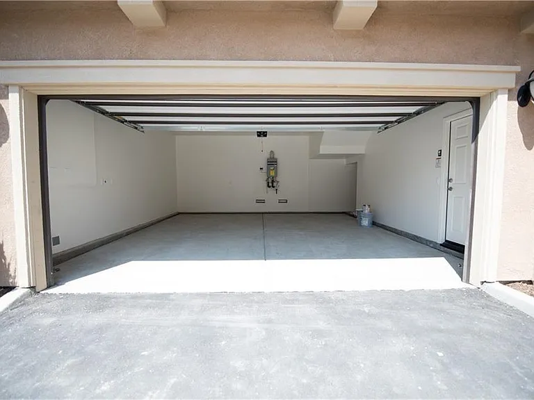 13079 Goldenrod Dr — Photo 30