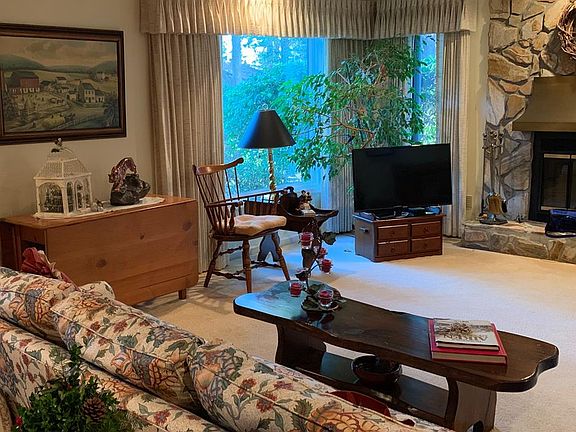 3rd image of 5 Birkdale Ct E