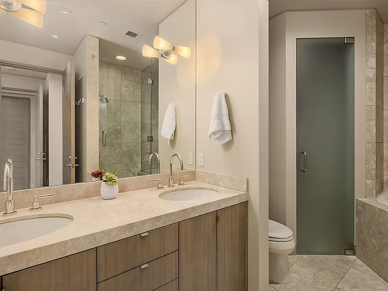 650 Bellevue Way NE #4004 — Photo 35