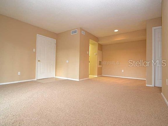 3rd image of 3700 Idlebrook 102 Cir
